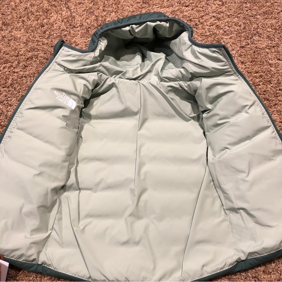 The North Face Girls' Reversible North Down Hooded Jacket - Picture 10 of 13
